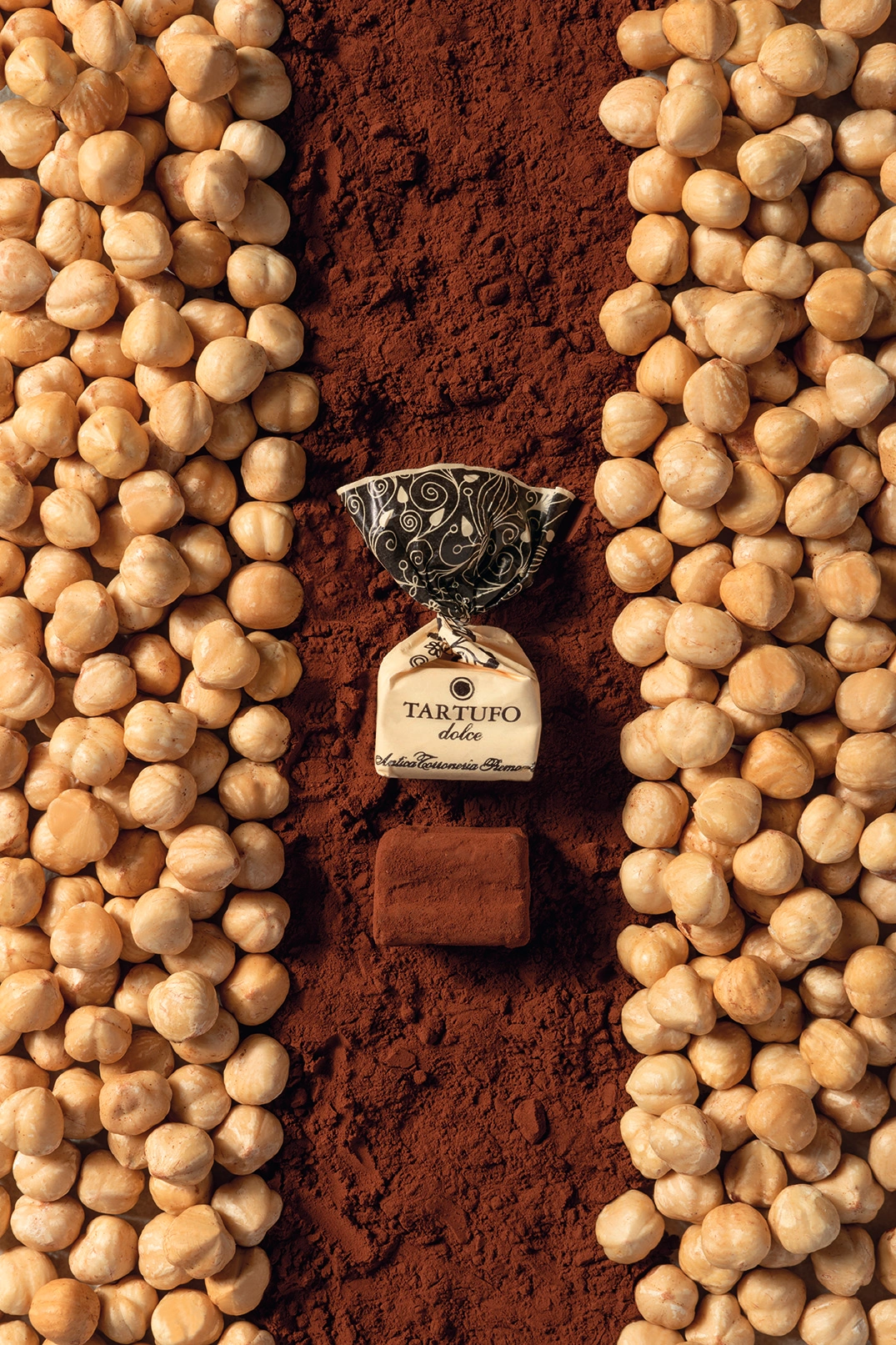 Praline auf eine Kakaobett