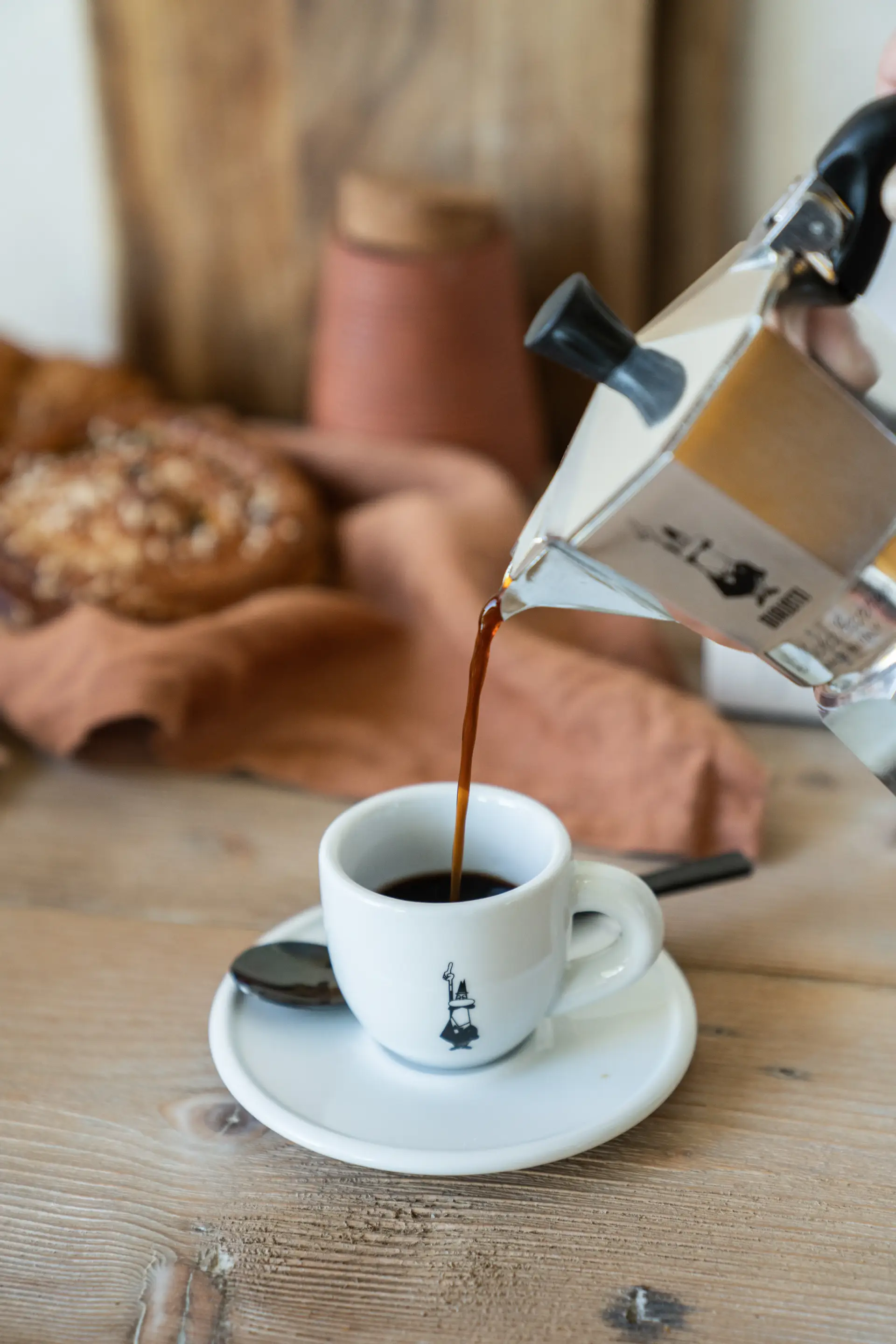 moka express bialetti Kaffee servieren