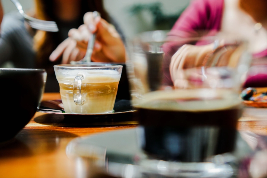 Wenn es draußen heiß wird, verändert sich dein Espresso