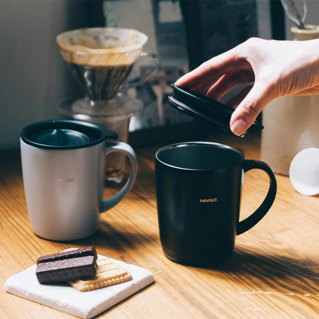 Hario - Wärmespeicherbecher mit Deckel schwarz 300ml
