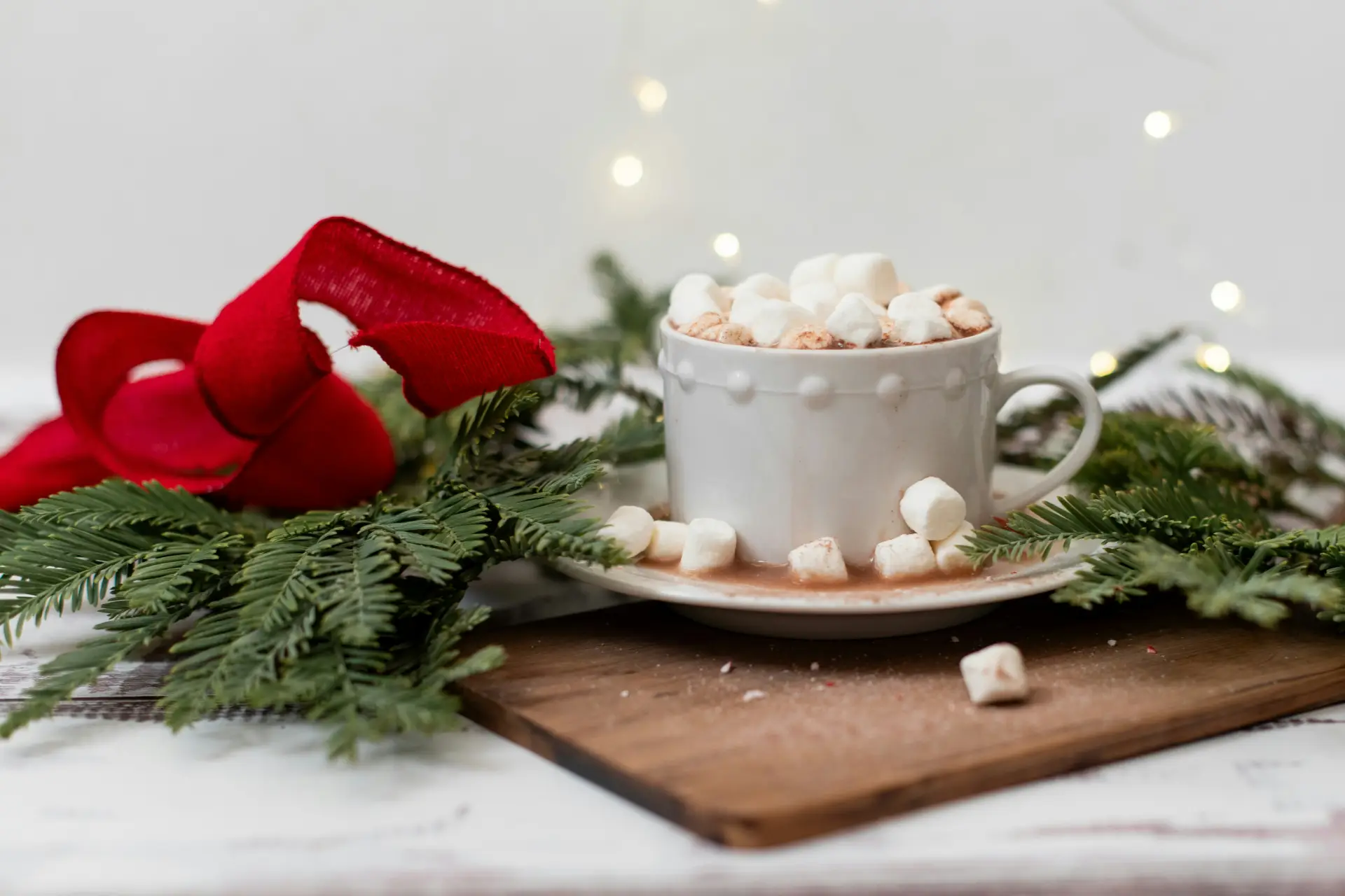 Heiße Schokolade weihnachtlich Tannenzweige Marshmellows